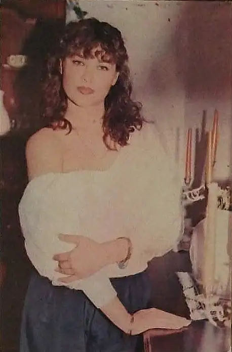 hulya avsar-197.webp