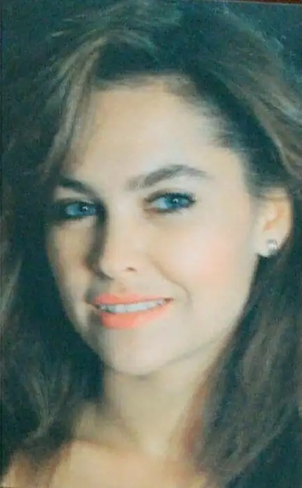 hulya avsar-213.webp