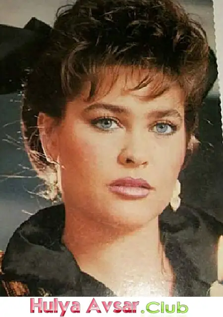 hulya avsar-5.webp