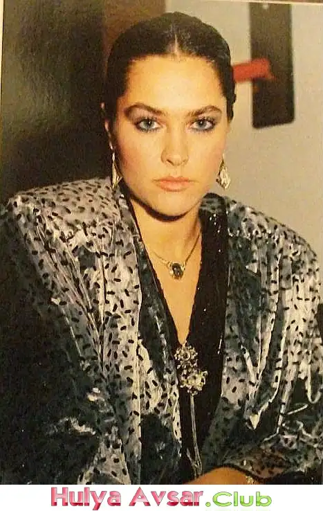 hulya avsar-94.webp