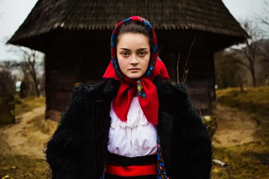 I-photographed-women-from-37-countries-to-show-that-beauty-is-everywhere16__880.webp