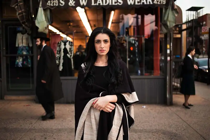 I-photographed-women-from-37-countries-to-show-that-beauty-is-everywhere7__880.webp