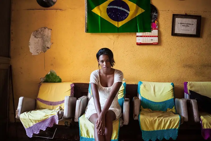I-photographed-women-from-37-countries-to-show-that-beauty-is-everywhere9__880.webp