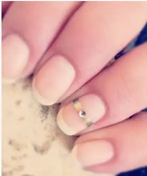 Idea-semplice-di-nail-art-da-sposa.webp