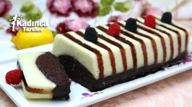 iki-renkli-kesme-muhallebi-tarifi.webp