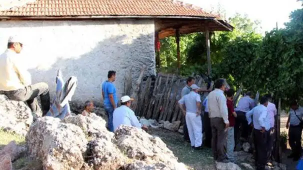 ikiz-bebeklere-hamile-esini-basindan-vurarak-oldurdu-7235189.webp