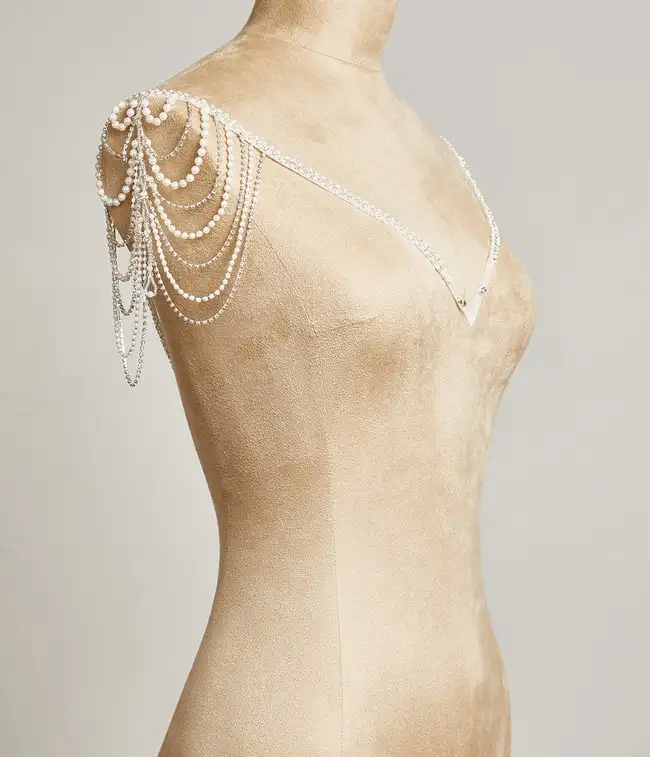 inci-ve-tas-islemeli-gelinlik-omuz-aksesuari-gelin-taci-oleg-cassini-18189-80-B.webp