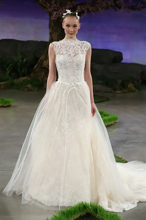 ines-di-santo-s16-15_detail.webp