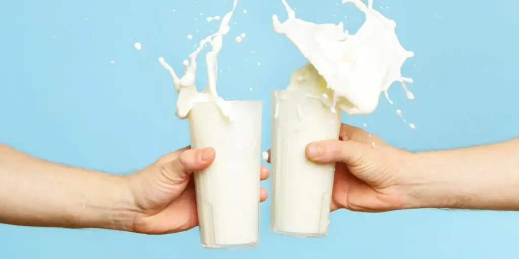 IS-MILK-BAD-FOR-YOU-sut-icmenin-faydlari.webp