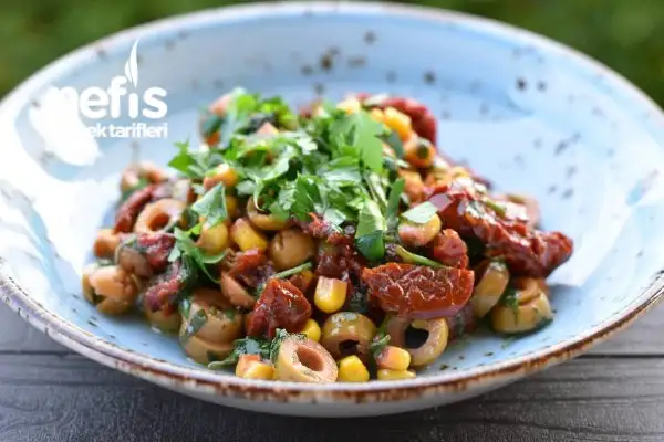 ister-meze-ister-kahvaltilik-kuru-domates-salata-1.webp