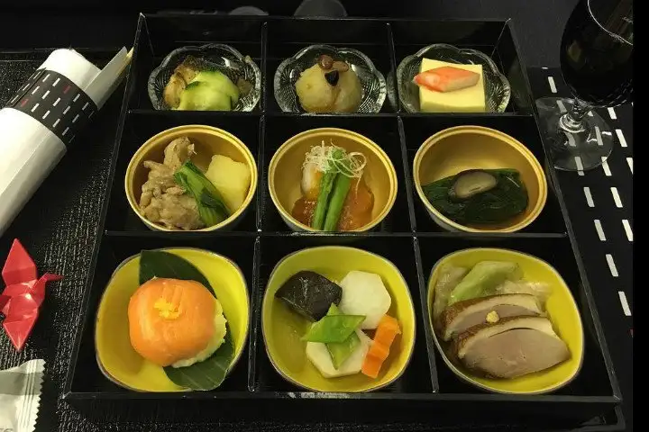 japan-airlines-birinci-sinif.webp