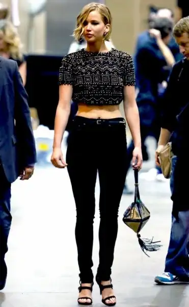 Jennifer-Lawrence-sokak-stili-2015.webp