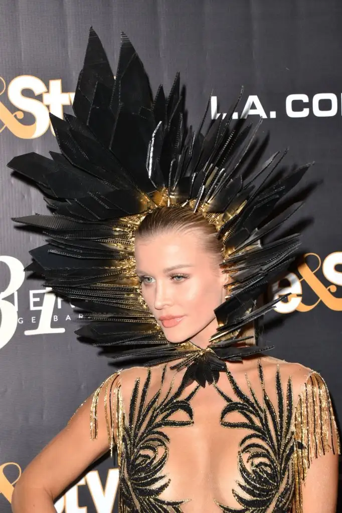 joanna-krupa-life-style-weekly-eye-candy-halloween-bash-in-los-angeles-october-2015_3.webp