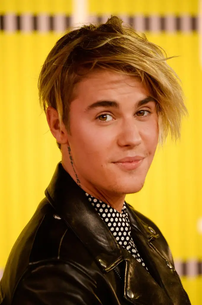 Justin-Bieber-Hair-MTV-VMAs-2015.webp