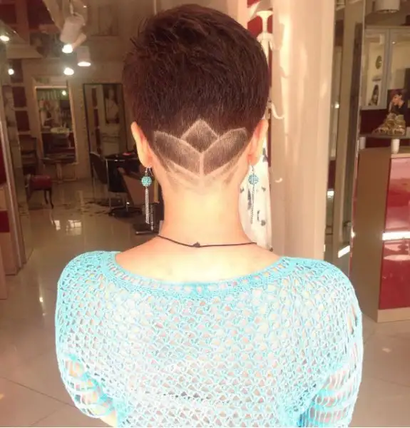 kadinlar-icin-undercut-sac-kesimi-modelleri-7391428.webp