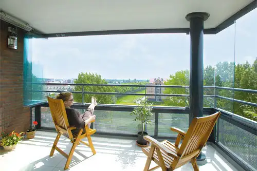 kapali-balkon-dekorasyonu.webp