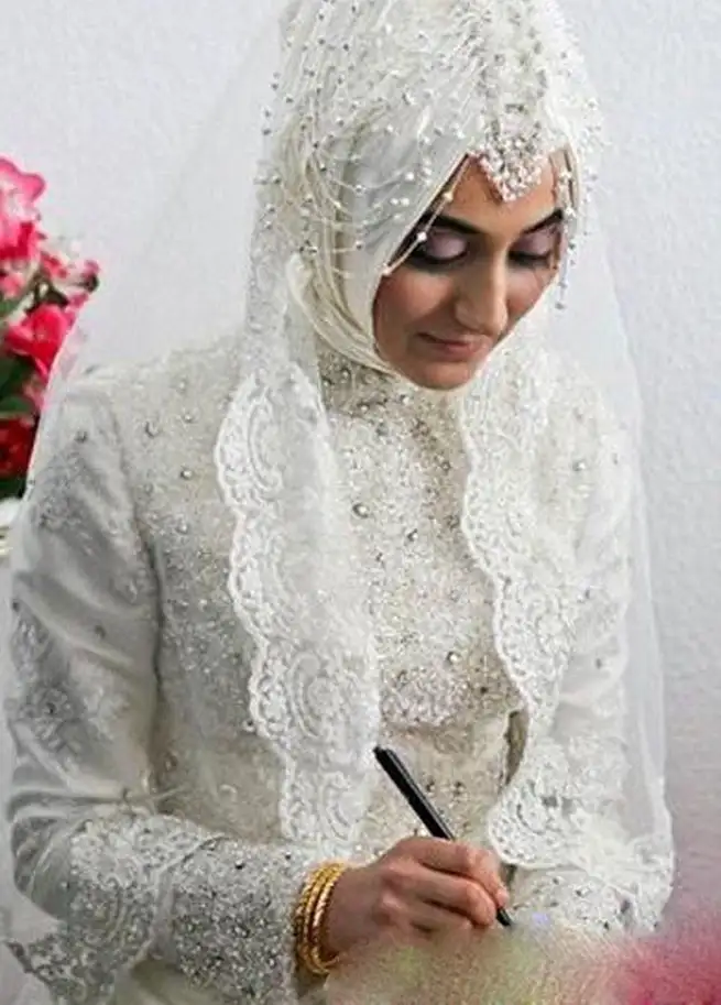 Kapalı-gelinlik-modelleri-2014-1.webp