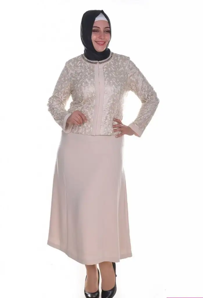 kapali_takimlar_buyuk_beden_02.webp