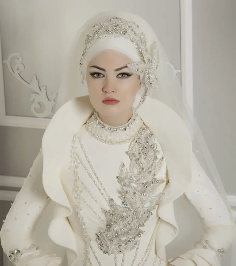 kapali_tesettur_turban_gelin_basi_2013_2014_modelleri_83.webp