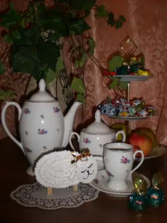 karton-mandal-ve-kulak-coplerinden-koyun-yapimi-9.webp