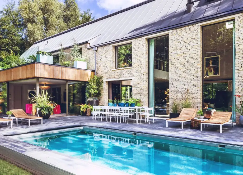 kate-moss-the-lakes-by-yoo-exterior-pool.webp