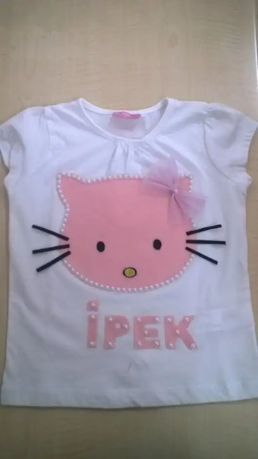 kece-hello-kitty-aplikeli-cocuk-tisortu-530x942.webp
