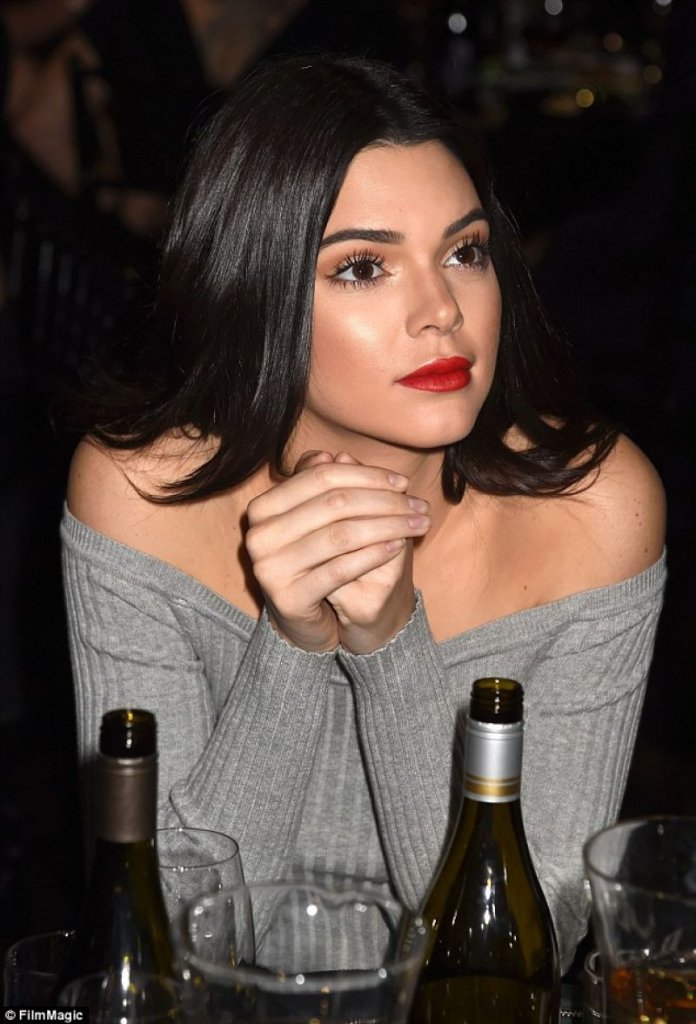 kendall-jenner-attend-the-comedy-central-roast-of-justin-bieber-in-los-angeles_1.jpg