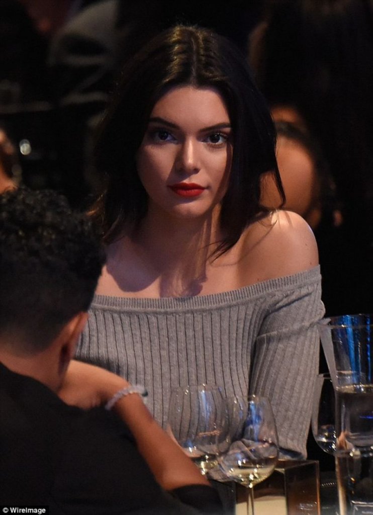 kendall-jenner-attend-the-comedy-central-roast-of-justin-bieber-in-los-angeles_3.jpg