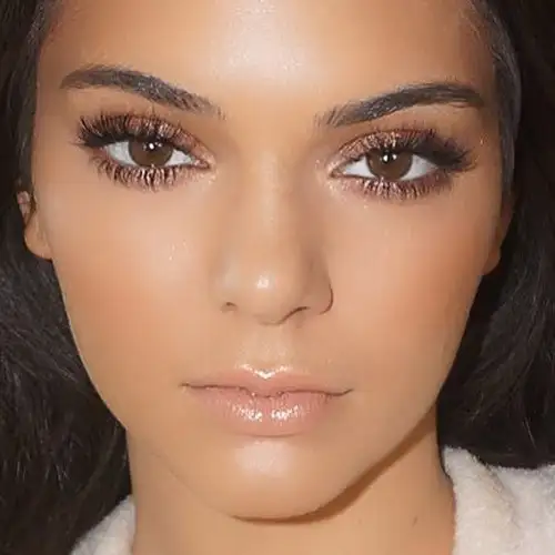 kendall-jenner-makeup-15-500x500.webp