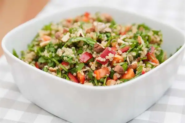 kinoa-salatasi-tarifi.webp