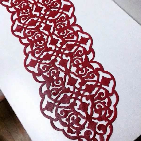 kırmızı deriden tek runner.webp