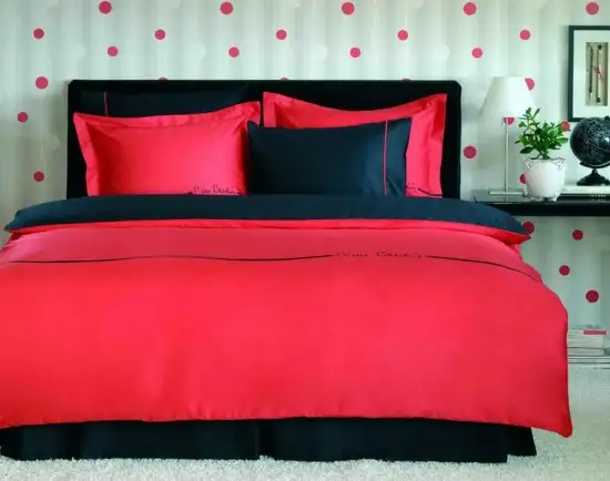 kırmızı-siyah-pierre-cardin-nevresim-takımı-modeli-550x434.webp