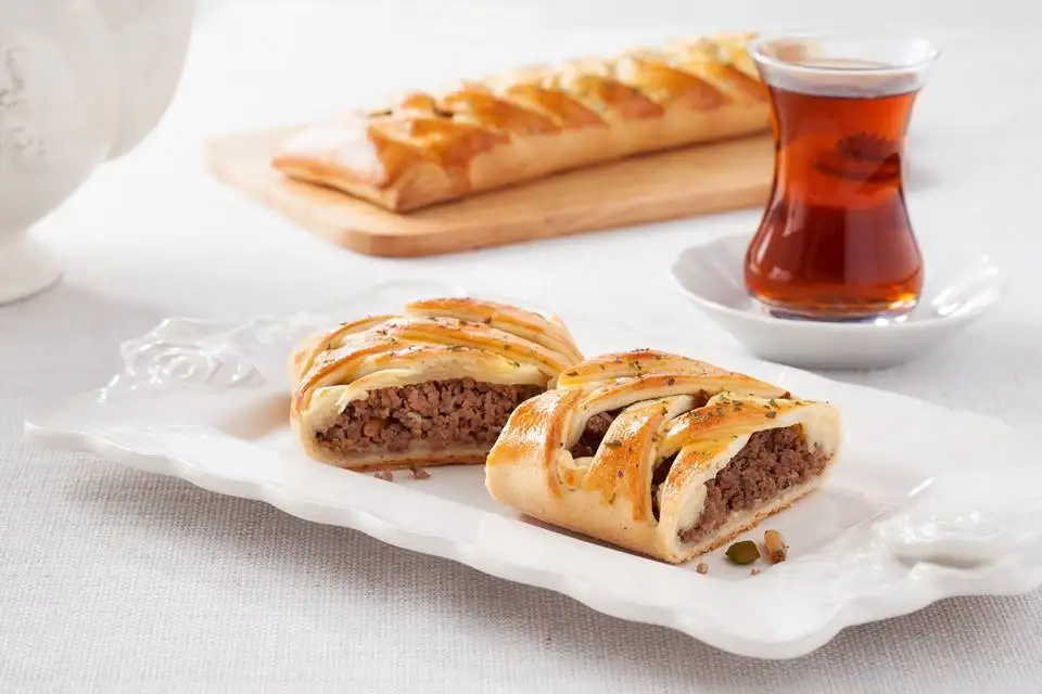 kiymali_orgu_borek_tarifi.webp