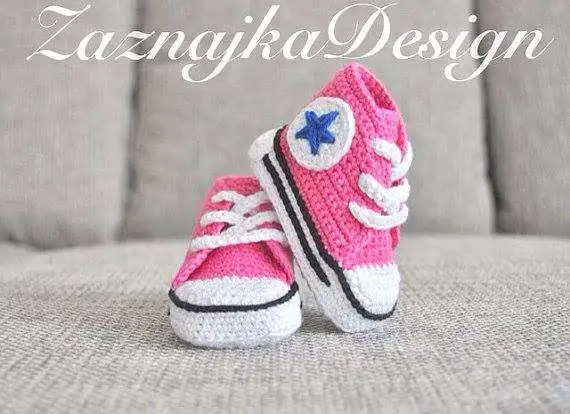 Kiz-bebekler-icin-converse-patik.webp