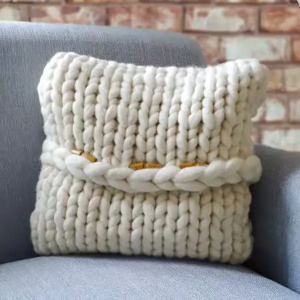 knitted-cushions-12.webp