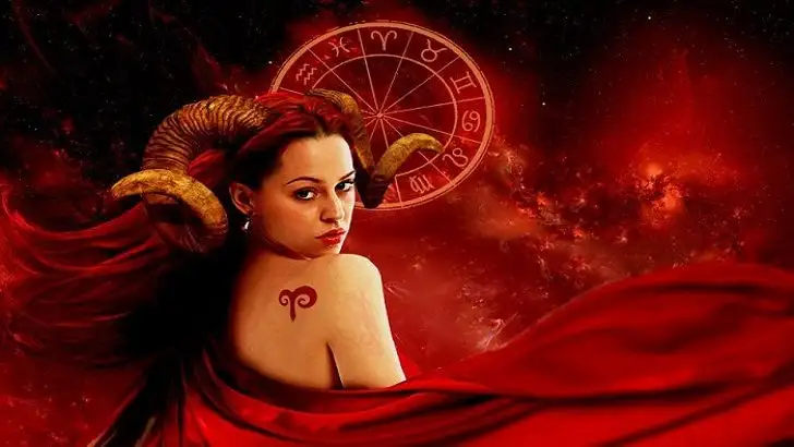 koc-burcu-kadini-nasil-giyinir-728x410.webp