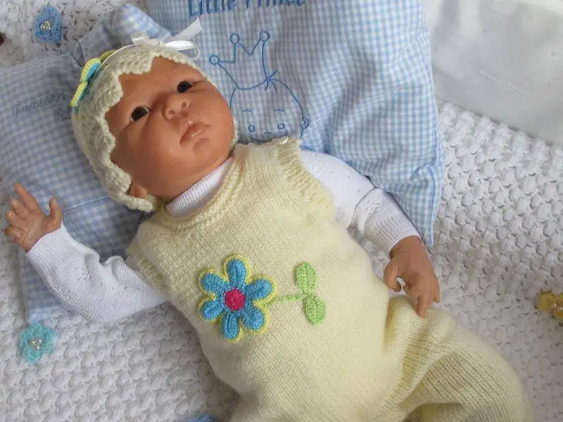 Kolsuz-örgü-bebek-tulumu-örneği.webp