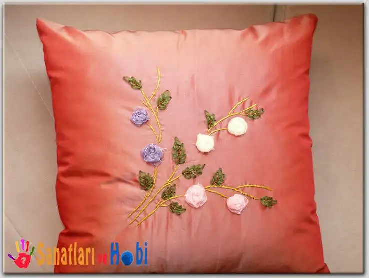 kurdele-nakisi-yastiklar.webp