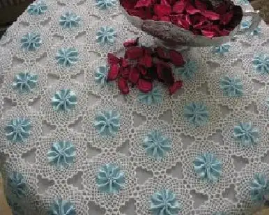 kurdeleli-masa-örtüsü.webp