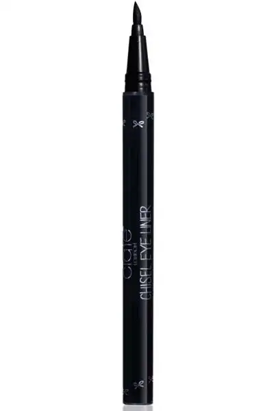 KUSURSUZ-GÖZ-MAKYAJI-İÇİN-EN-İYİ-10-EYELINER-6.webp