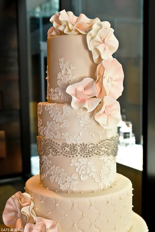 Lace-Wedding-Cakes-1.webp