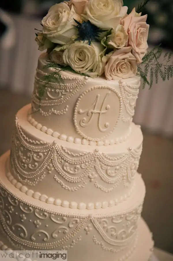 Lace-Wedding-Cakes-13.webp