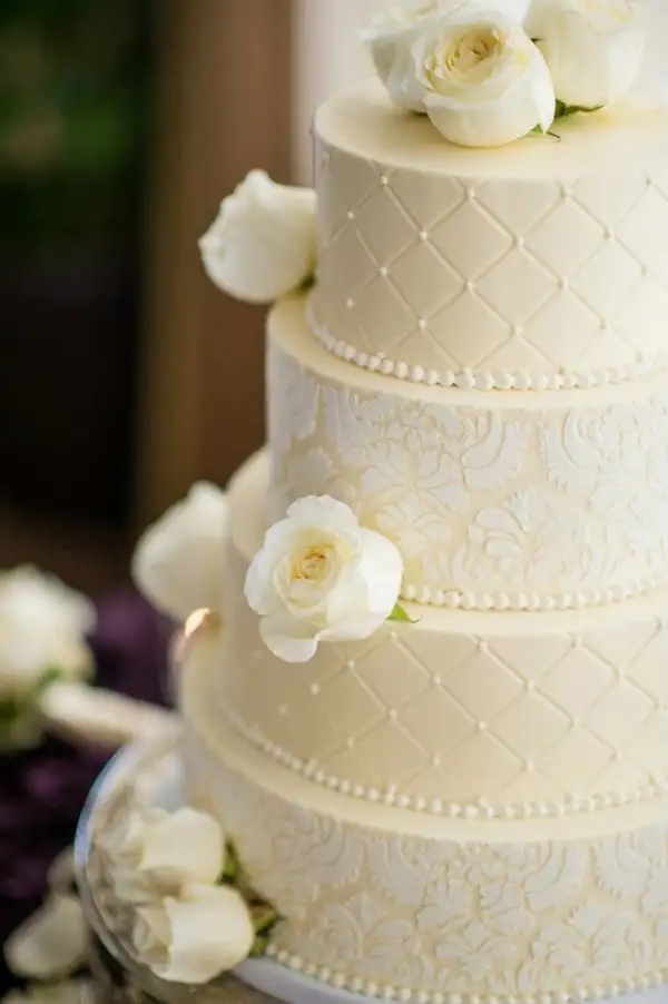 Lace-Wedding-Cakes-14.webp