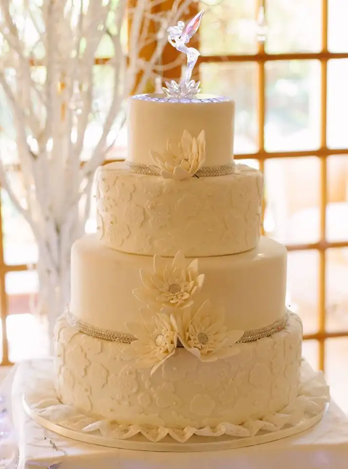 Lace-Wedding-Cakes-19.webp