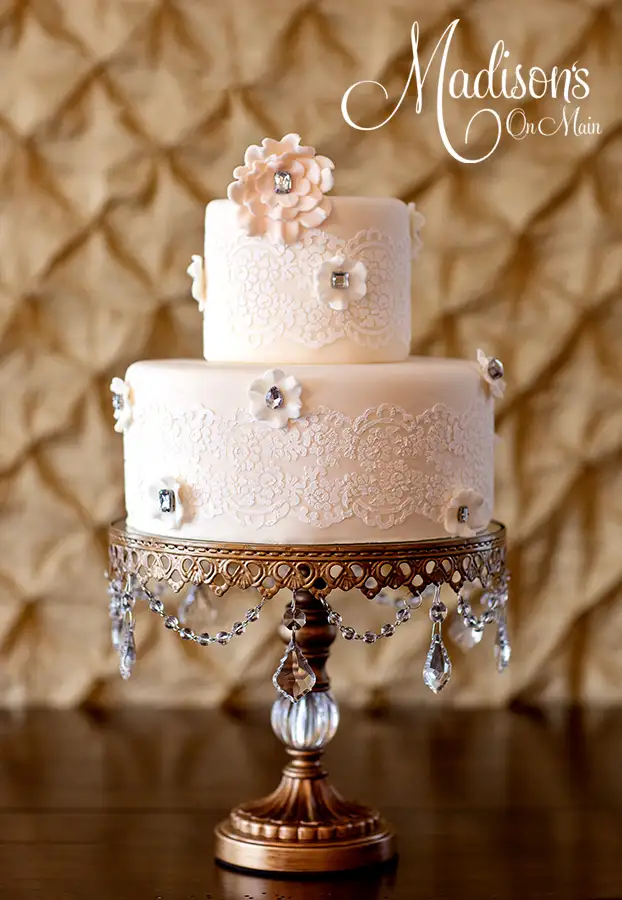 Lace-Wedding-Cakes-24.webp