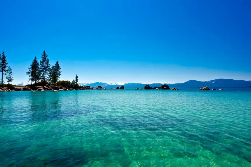 lake-tahoe-colors.webp