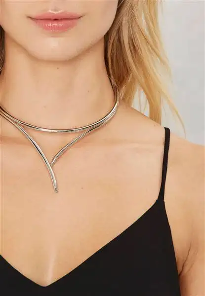 lfl-chokers-018-nastygal-today-160707_9ef7d8f4cd081a7ad3338a02641daa8a_today-inline-large.webp