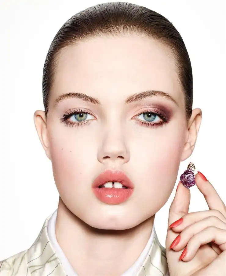 lindsey-wixson-by-richard-burbridge-for-m-le-monde-april-2015-7.webp