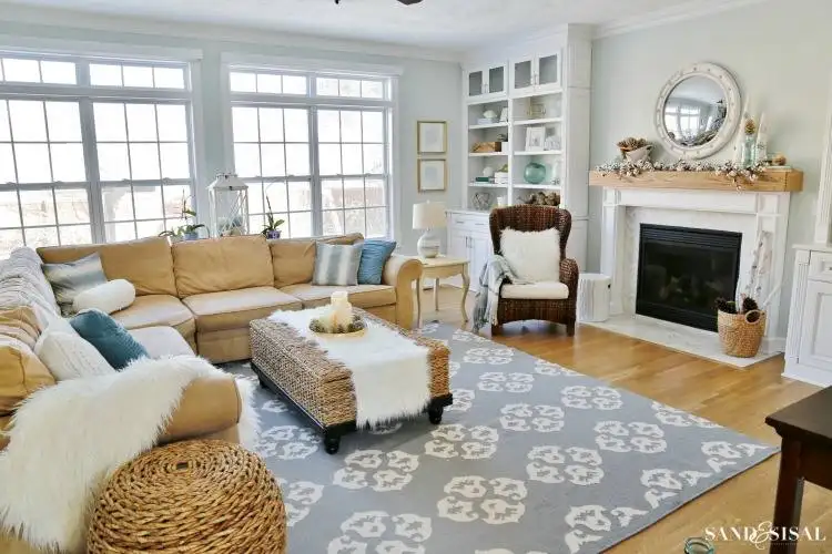 Living-Room-Decoration-Ideas-With-Fur.webp