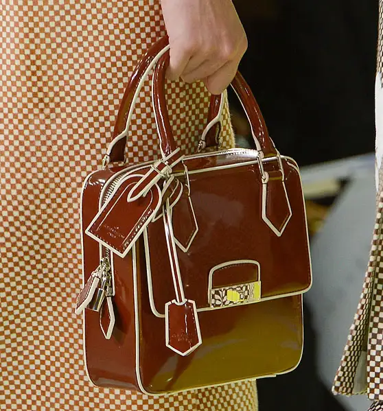 Louis-Vuitton-kahve-çanta-modeli.webp